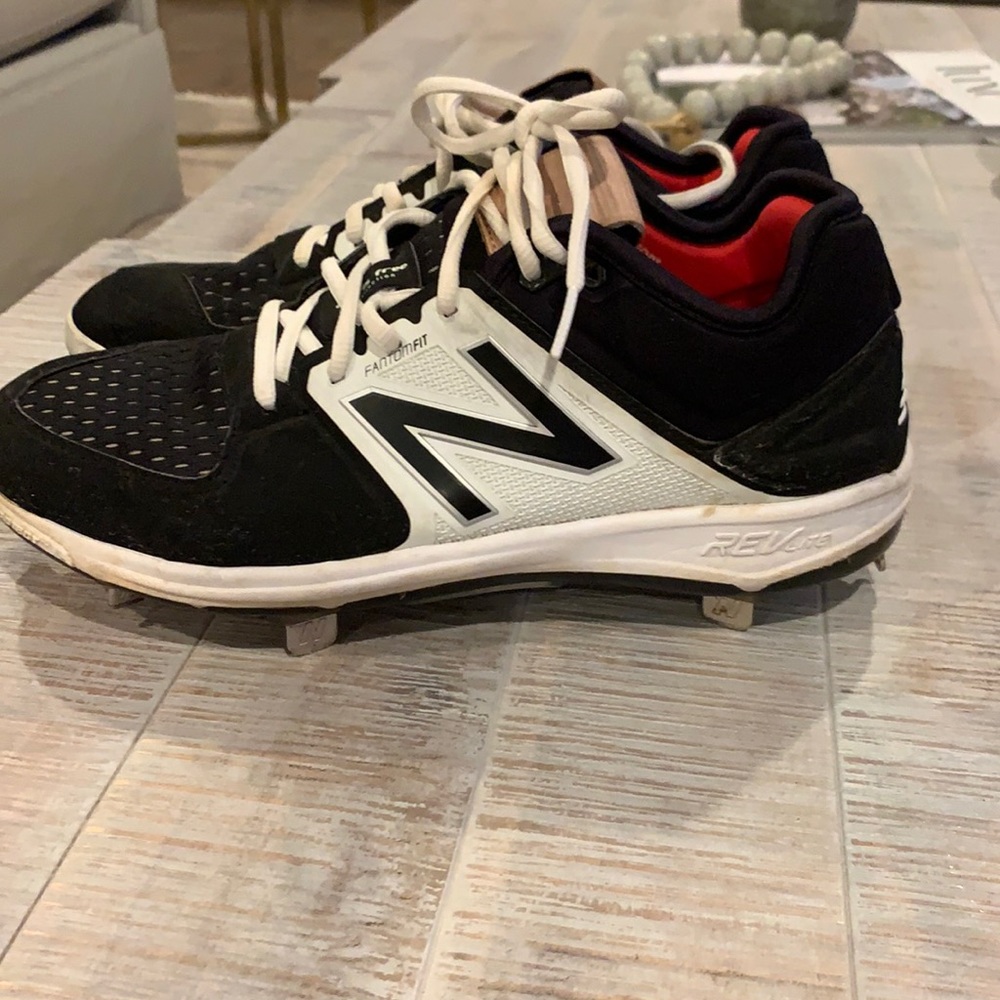 Men’s new balance low cut 3000 v 3 metal cleats